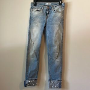 Jeans with pearls
